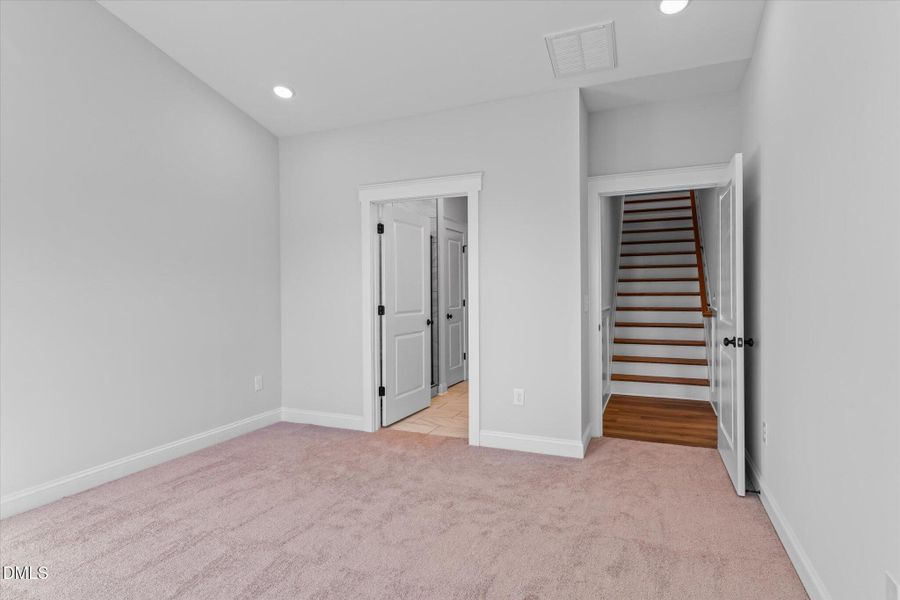 16-1111 Nantucket Drive Primary Bedroom