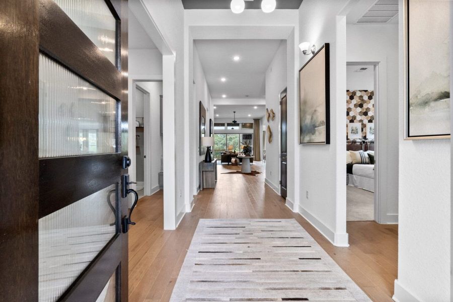 Furnished interior view inside a new home in Cibolo Crossing, Universal City (Image 5).