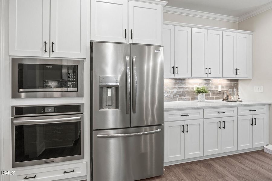 Wall micro.oven and coffee bar
