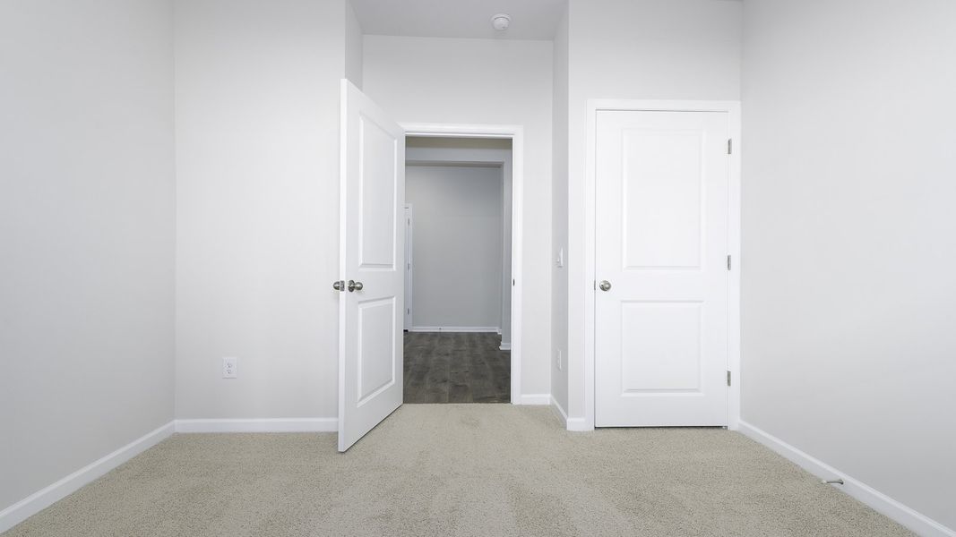 Spacious, unfurnished interior of a new home in Bryson Park, Lexington (Image 15).