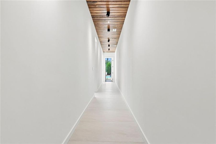 Spacious, unfurnished interior of a new home in , Marietta (Image 26).