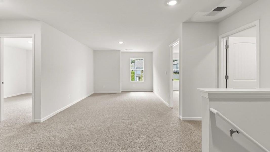 Spacious, unfurnished interior of a new home in Northwoods at Mirror Lake, Villa Rica (Image 27).