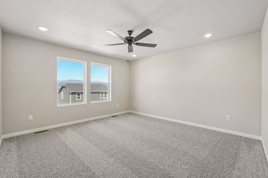 Spacious, unfurnished interior of a new home in Aspen Ranch, Fountain (Image 37).