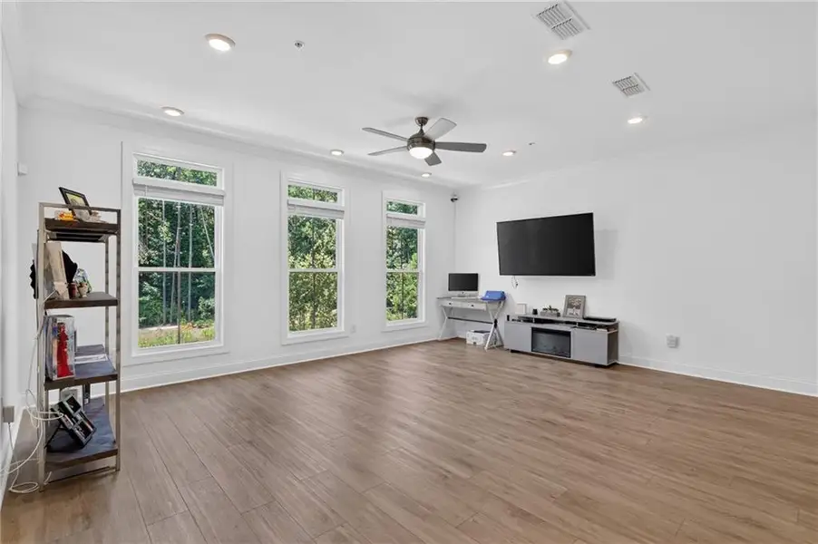 Spacious, unfurnished interior of a new home in , Alpharetta (Image 25). Spacious, unfurnished interior of a new home in , Alpharetta (Image 25).