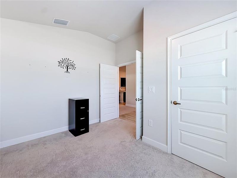 Spacious, unfurnished interior of a new home in , Spring Hill (Image 42).