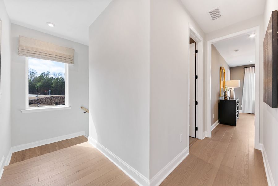 Spacious, unfurnished interior of a new home in Southbridge, Fort Mill (Image 22).