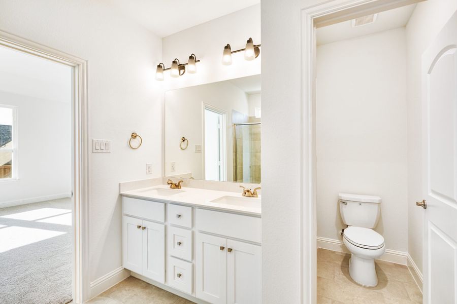 Furnished interior view inside a new home in Reunion, Rhome (Image 12). Furnished interior view inside a new home in Reunion, Rhome (Image 12).