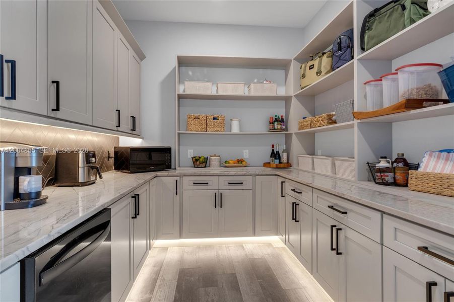 Furnished interior view inside a new home in , Cape Coral (Image 17).