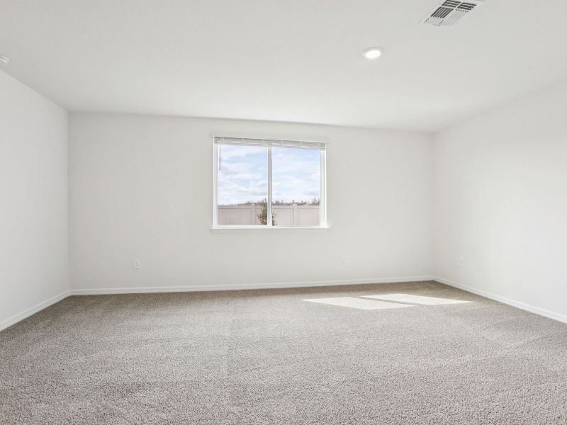 Spacious, unfurnished interior of a new home in Oakfield Trails - Signature Series, Parrish (Image 7).