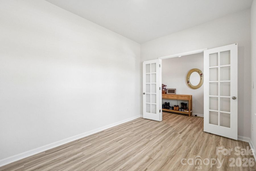 Spacious, unfurnished interior of a new home in Calvin Creek, Troutman (Image 15).