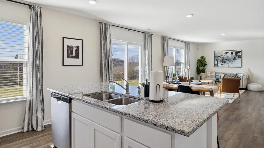 Furnished interior view inside a new home in Emory Creek, Harriman (Image 5).