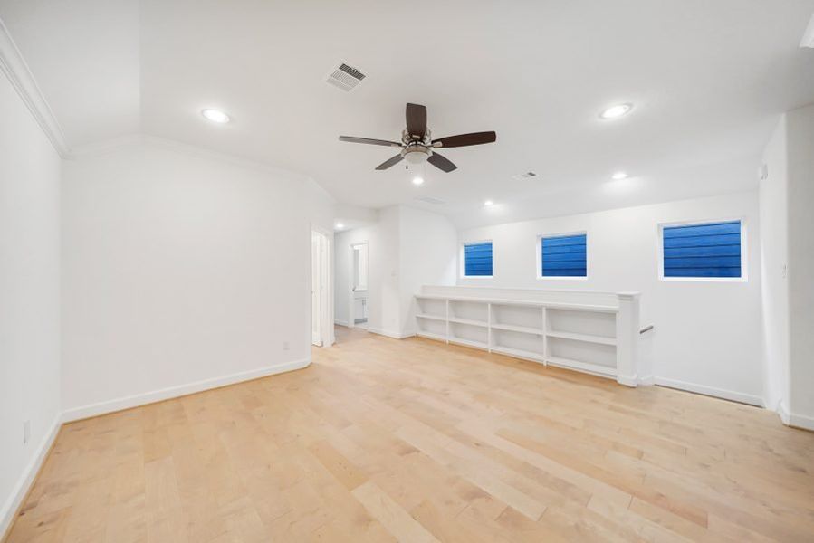Representative unfurnished interior of a home built from the Geneva by Sandcastle Homes in Sunset Heights, Houston (Image 20). Representative unfurnished interior of a home built from the Geneva by Sandcastle Homes in Sunset Heights, Houston (Image 20).