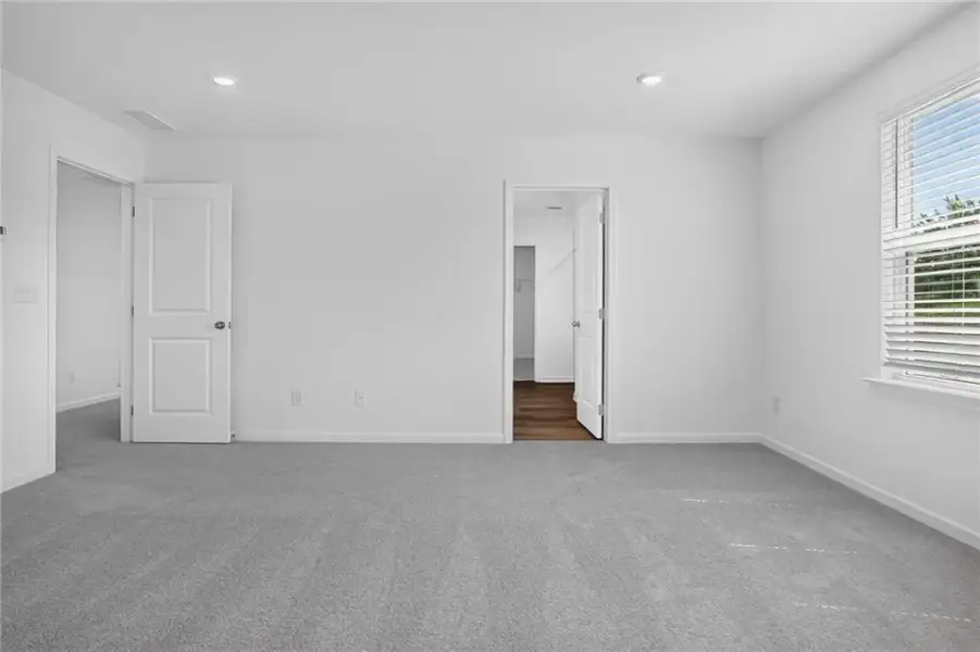 Spacious, unfurnished interior of a new home in Apalachee Hills, Bethlehem (Image 18).