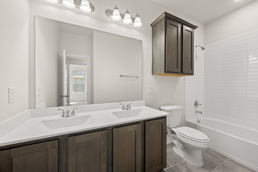 Furnished interior view inside a new home in Eagle Cove, Denton (Image 16).