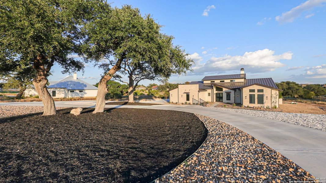 Image 37 of a home in .