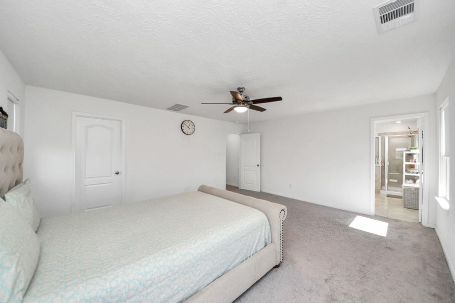 Furnished interior view inside a new home in Olympia Falls, Fresno (Image 17).