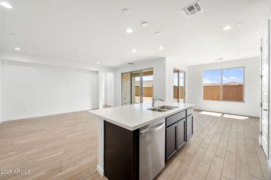 10-Kitchen-2-1 10-Kitchen-2-1