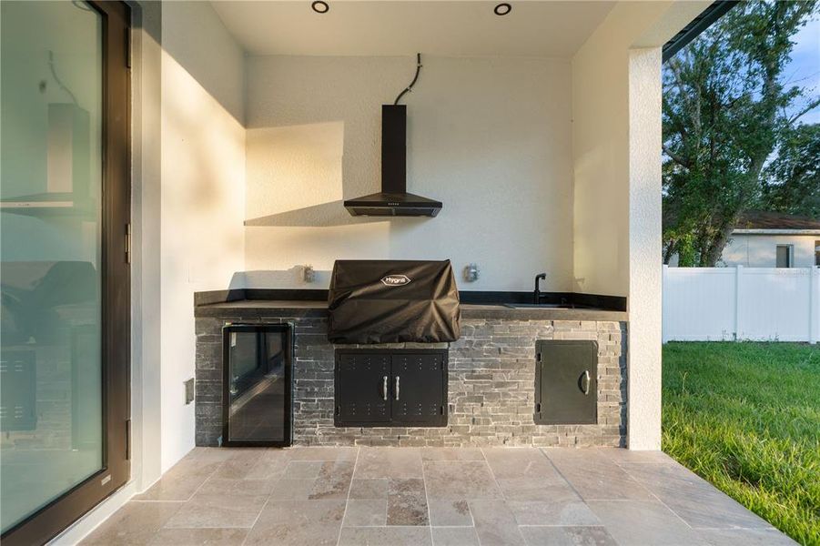 Exterior details and patio area of a home in , Weeki Wachee (Image 40).
