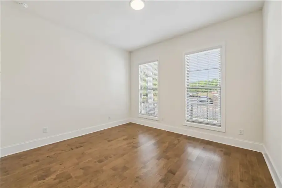Spacious, unfurnished interior of a new home in Waterhaven, Cumming (Image 30).