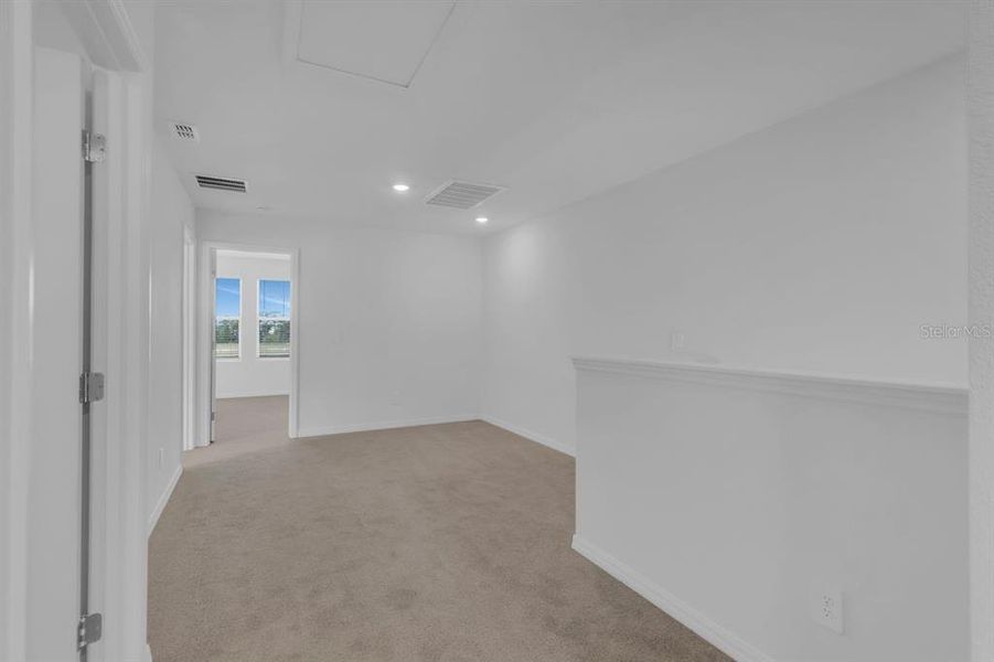 Spacious, unfurnished interior of a new home in , St. Cloud (Image 16).