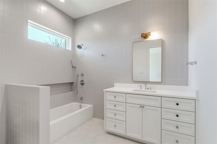 Furnished interior view inside a new home in , Dallas (Image 17).