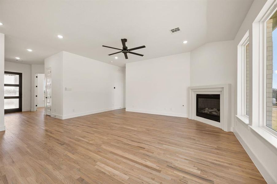 Spacious, unfurnished interior of a new home in Rocky Top Ranch, Reno (Image 30).