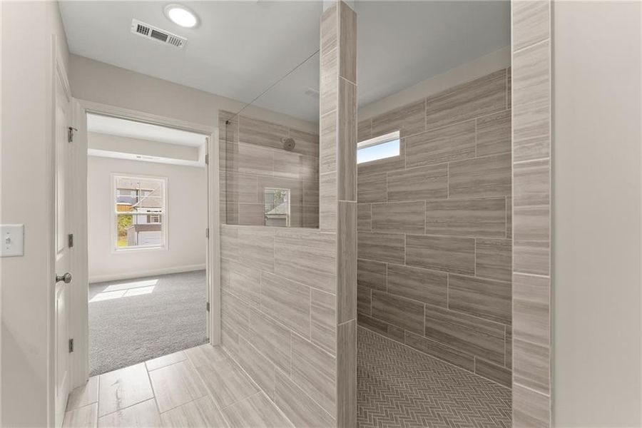 Spacious, unfurnished interior of a new home in , Dawsonville (Image 15).