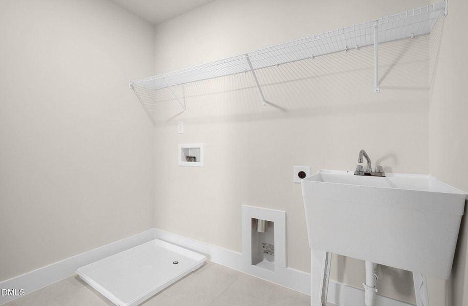 DC 125 Selma French Country-29