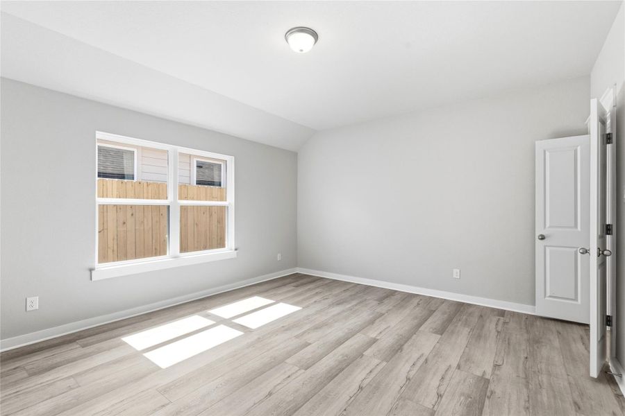 Spacious, unfurnished interior of a new home in Hunters Glen, Jarrell (Image 17).