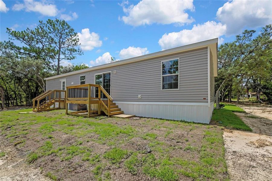 Exterior details and patio area of a home in , Homosassa (Image 22).