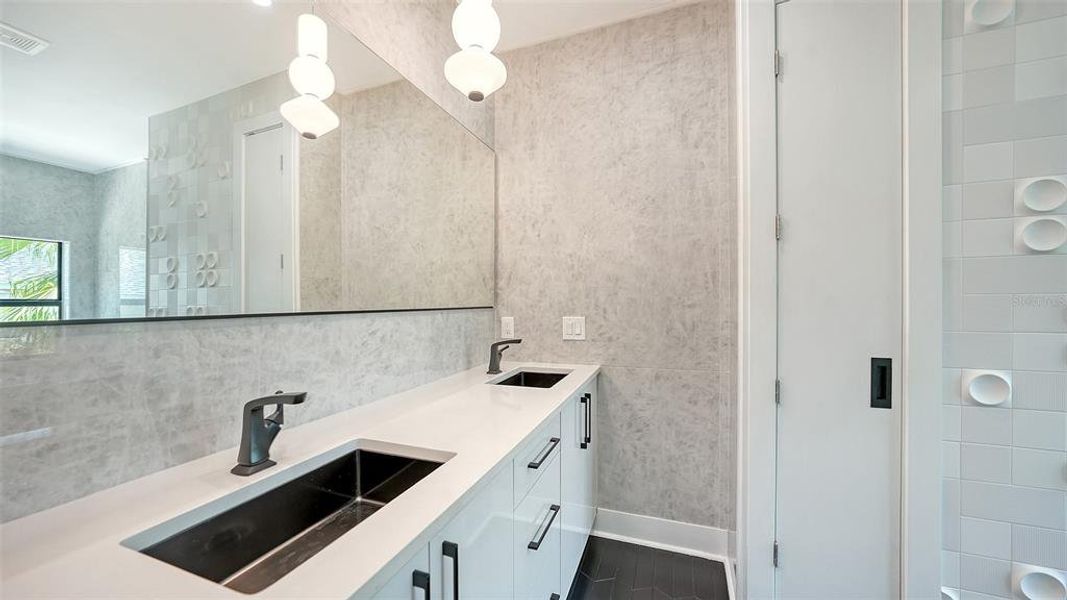 Main Floor Master Bath