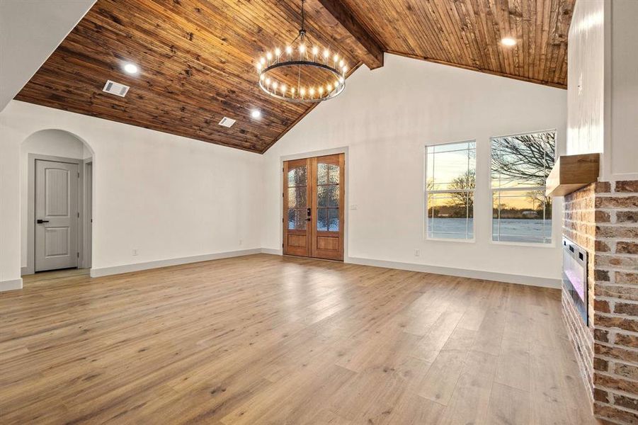 Spacious, unfurnished interior of a new home in , Bonham (Image 22).