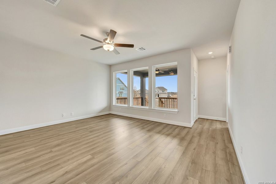Spacious, unfurnished interior of a new home in The Crossvine 45’, Schertz (Image 43).