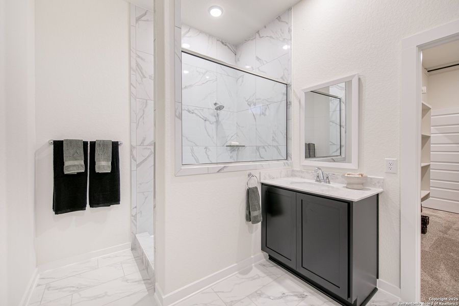 Furnished interior view inside a new home in Buffalo Crossing, Cibolo (Image 12).