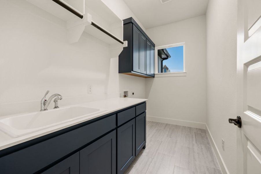 Furnished interior view inside a new home in Parks of Aledo, Aledo (Image 17).