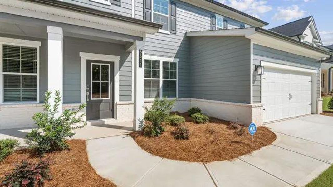 Exterior details and patio area of a home in Parkview Estates, South Fulton (Image 3).