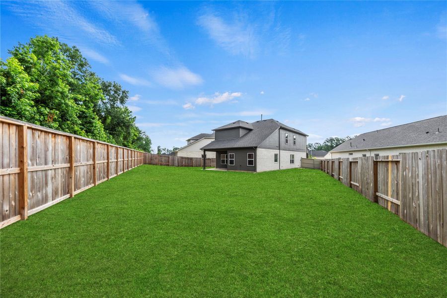 Plenty of green space with TONS of possibilities! Plenty of green space with TONS of possibilities!