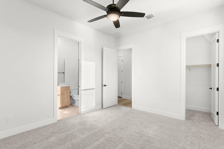 Spacious, unfurnished interior of a new home in Feathergrass, Florence (Image 52).