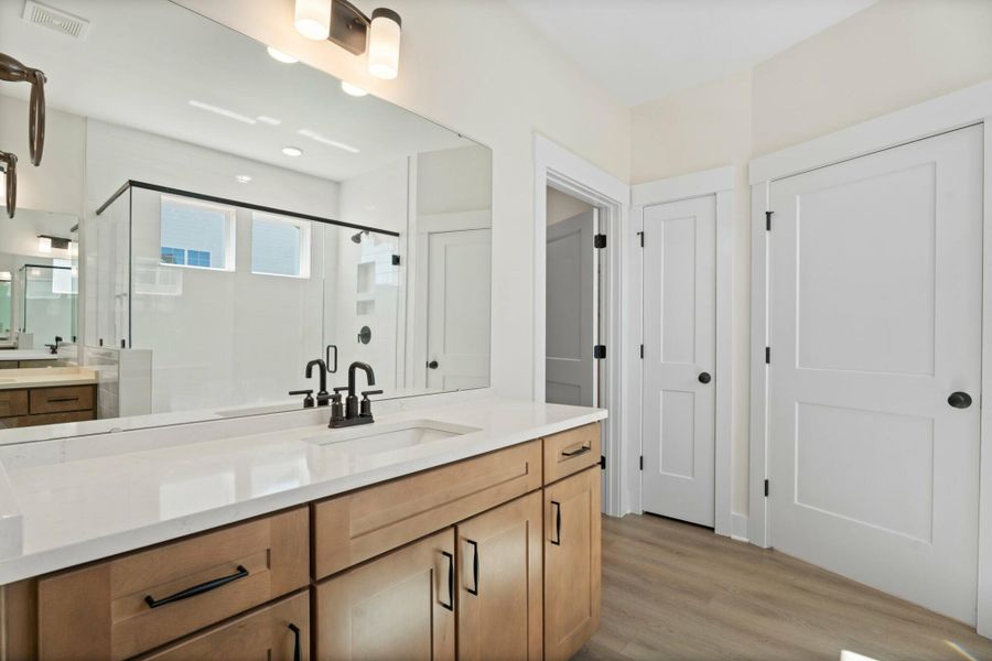 Furnished interior view inside a new home in Redland, Advance (Image 12).