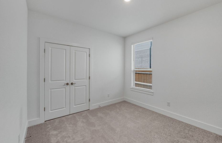 Spacious, unfurnished interior of a new home in Saddleback at Santa Rita Ranch, Liberty Hill (Image 31).