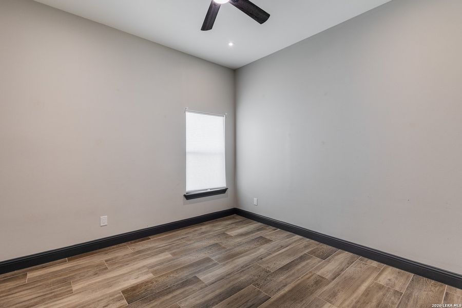 Spacious, unfurnished interior of a new home in , Eagle Pass (Image 28).