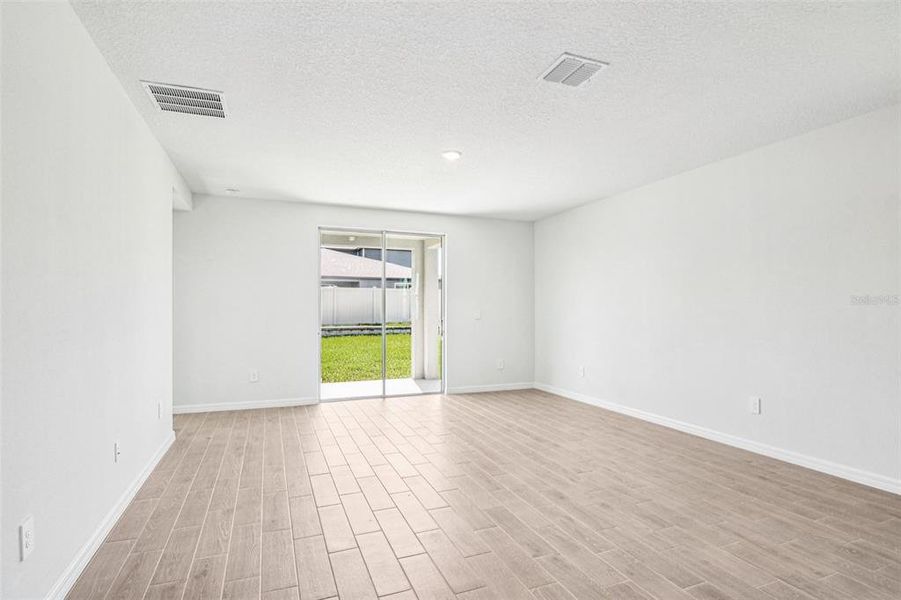 Spacious, unfurnished interior of a new home in Two Rivers - Classic Series, Zephyrhills (Image 21).