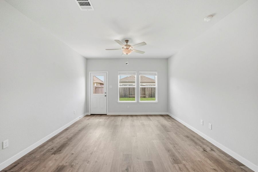 Spacious, unfurnished interior of a new home in Riverwood Ranch, Angleton (Image 11). Spacious, unfurnished interior of a new home in Riverwood Ranch, Angleton (Image 11).