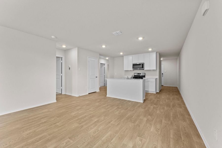 Spacious, unfurnished interior of a new home in Sunset Oaks, Maxwell (Image 17). Spacious, unfurnished interior of a new home in Sunset Oaks, Maxwell (Image 17).