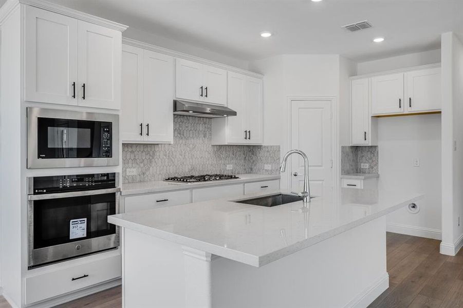 Furnished interior view inside a new home in North Sky Celina, Celina (Image 8). Furnished interior view inside a new home in North Sky Celina, Celina (Image 8).