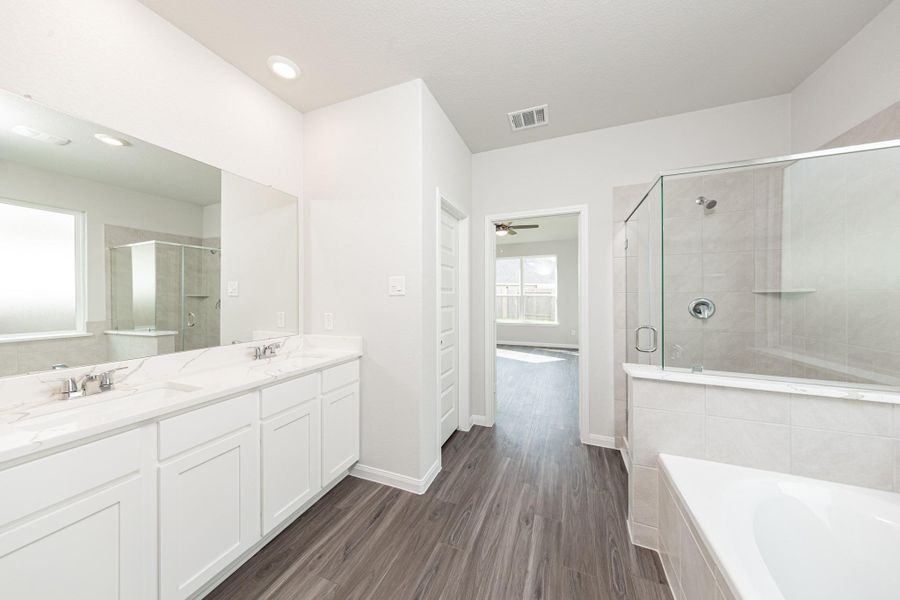 Furnished interior view inside a new home in Bluestem, Brookshire (Image 10).