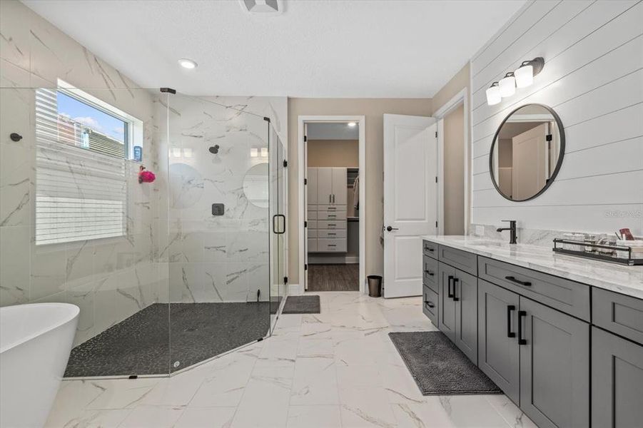 Furnished interior view inside a new home in , Lakewood Ranch (Image 35).