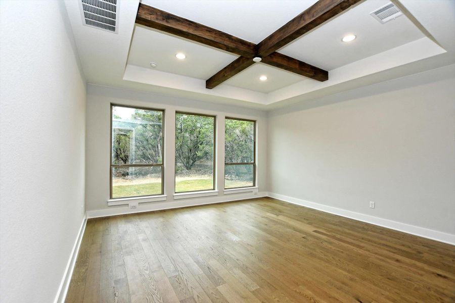 Spacious, unfurnished interior of a new home in The Hollows on Lake Travis, Leander (Image 19).