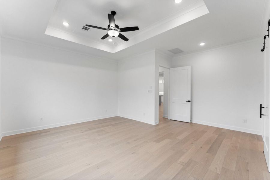 Spacious, unfurnished interior of a new home in , Spring (Image 12).