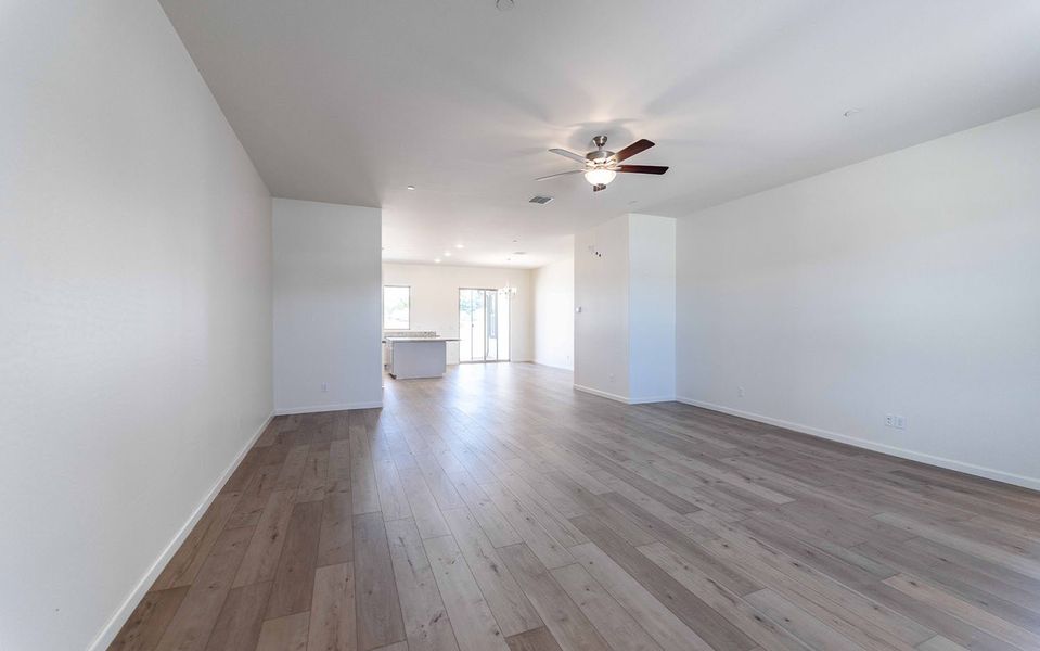 Spacious, unfurnished interior of a new home in Heritage Pointe, Chino Valley (Image 9). Spacious, unfurnished interior of a new home in Heritage Pointe, Chino Valley (Image 9).